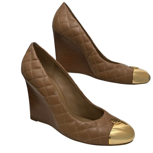 Tory Burch Quilted Kaitlin 95MM Wedge Heel SZ 7.5 Tan Gold Women’s Cap Toe FLAW - Picture 1 of 11